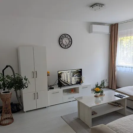 White & Tidy -