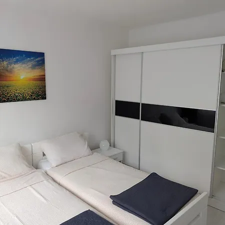 Apartament White & Tidy -